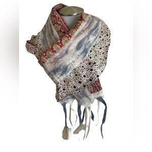 Nuno Felted Saree Silk and Merino Wool Scarf in Gray and Ivory